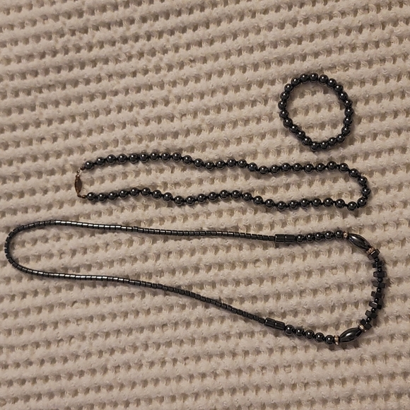 Hematite Necklaces, Bracelet & Earrings - Picture 1 of 5